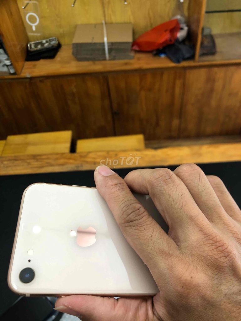 Apple iPhone 8. Mua bán Điện thoại tại Quận Đống Đa Hà Nội được đăng bởi Shop điện thoại cũ ISV hình 1