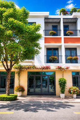 Nhà phố 3 tầng Thuận An sổ sẵn, đường thông 13m giá đầu tư 2.99 tỷ