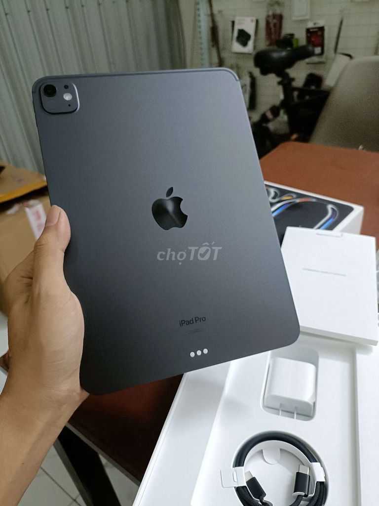 iPad Pro m4 11inch WI-FI 1TB ram 16GB sạc 0 lần . Mua bán Máy tính bảng tại Quận Thanh Khê Đà Nẵng được đăng bởi TT PHONE hình 1