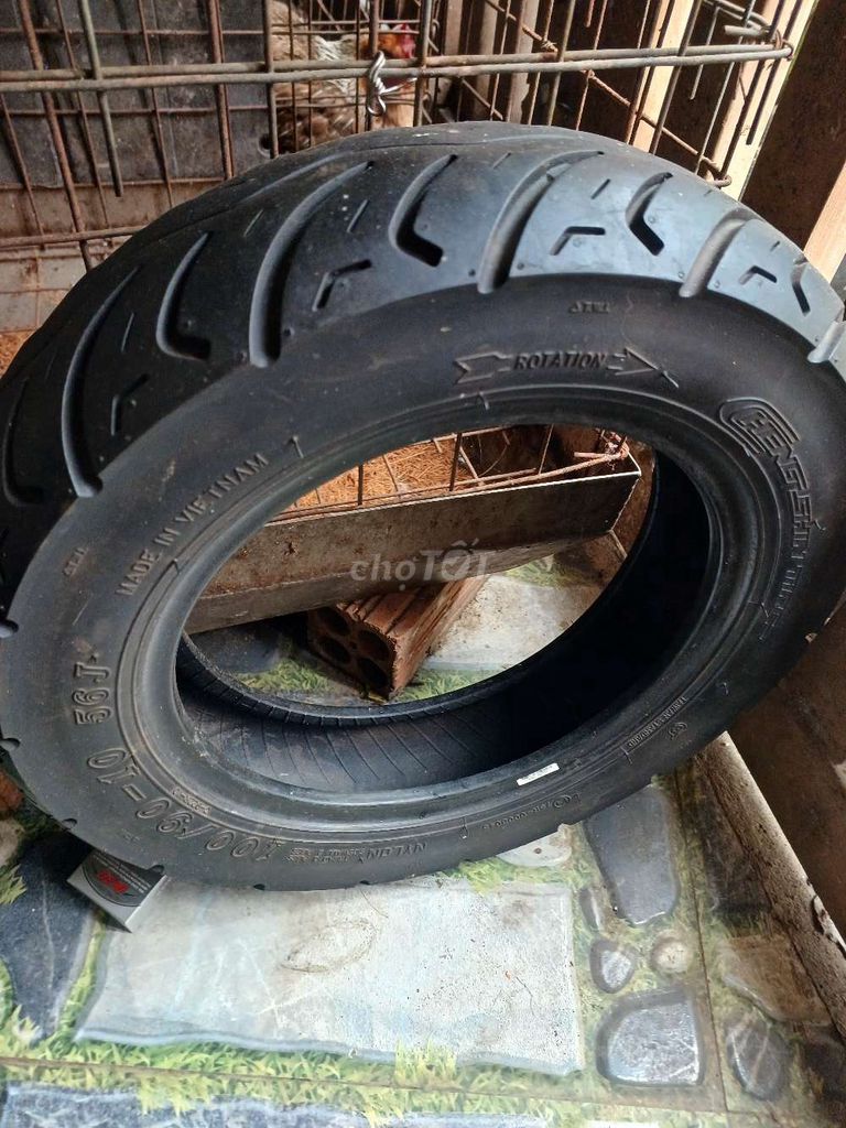 Vỏ xe máy Lead Cao su 100/90-10. Mua bán Phụ tùng xe tại Thành phố Dĩ An Bình Dương được đăng bởi Tiến Đạt90 hình 1