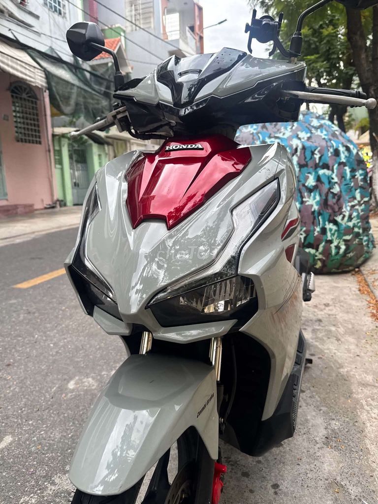 Honda Air Blade 2025 серо-красный