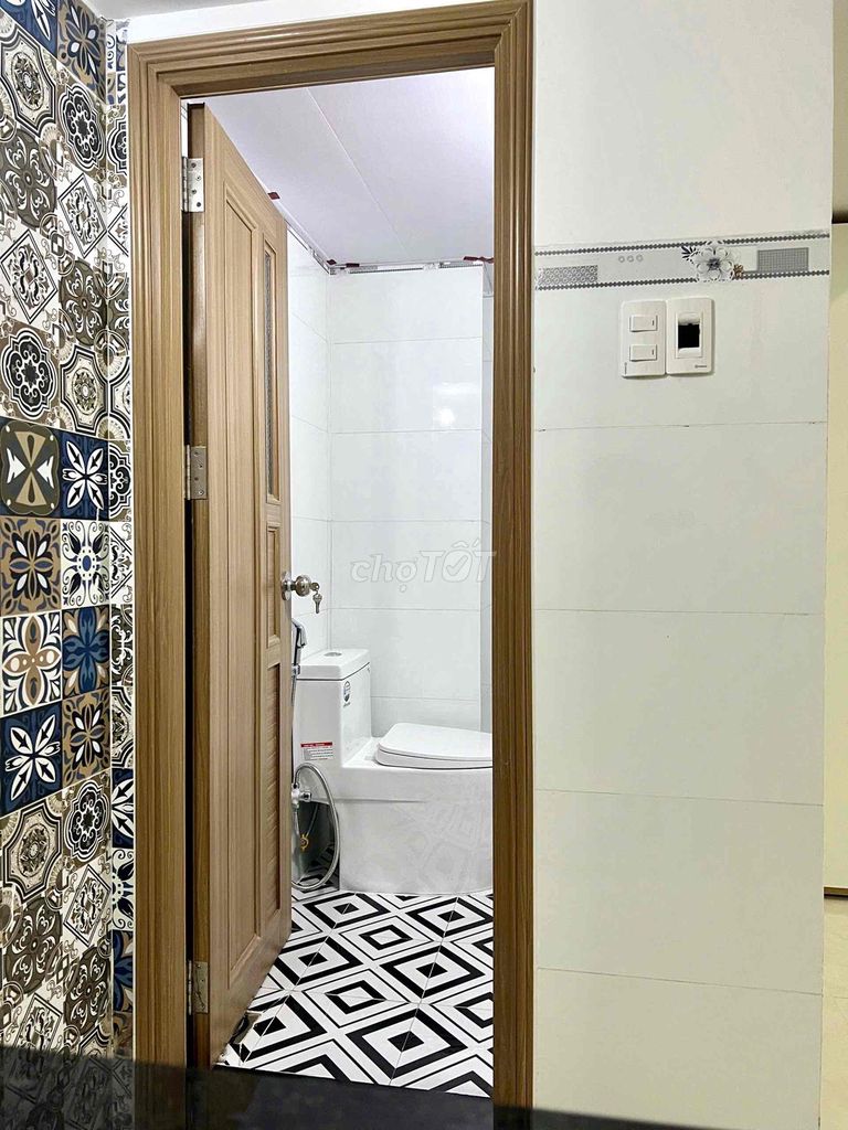 Новая комната 25 м² с высокой антресолью в Hòa Quý — фото 11