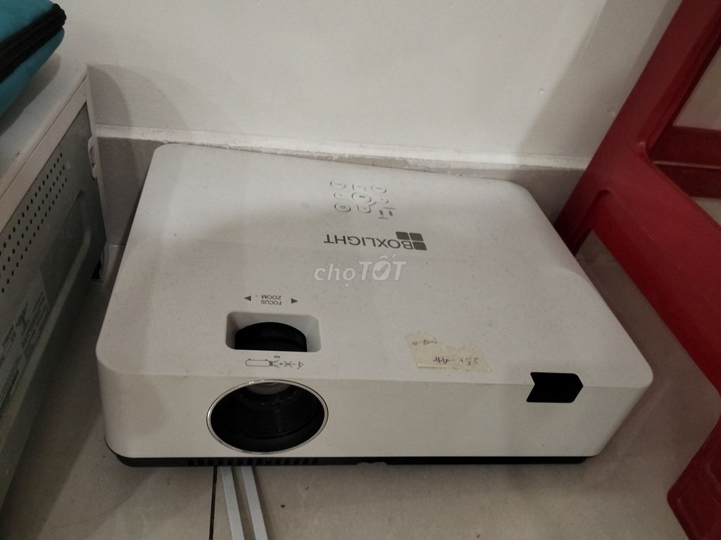 Máy chiếu Boxlight Trắng thiếu dây cắm. Mua bán Đồ dùng văn phòng tại Quận Ngũ Hành Sơn Đà Nẵng được đăng bởi Bùi Thị Kim Chi hình 1