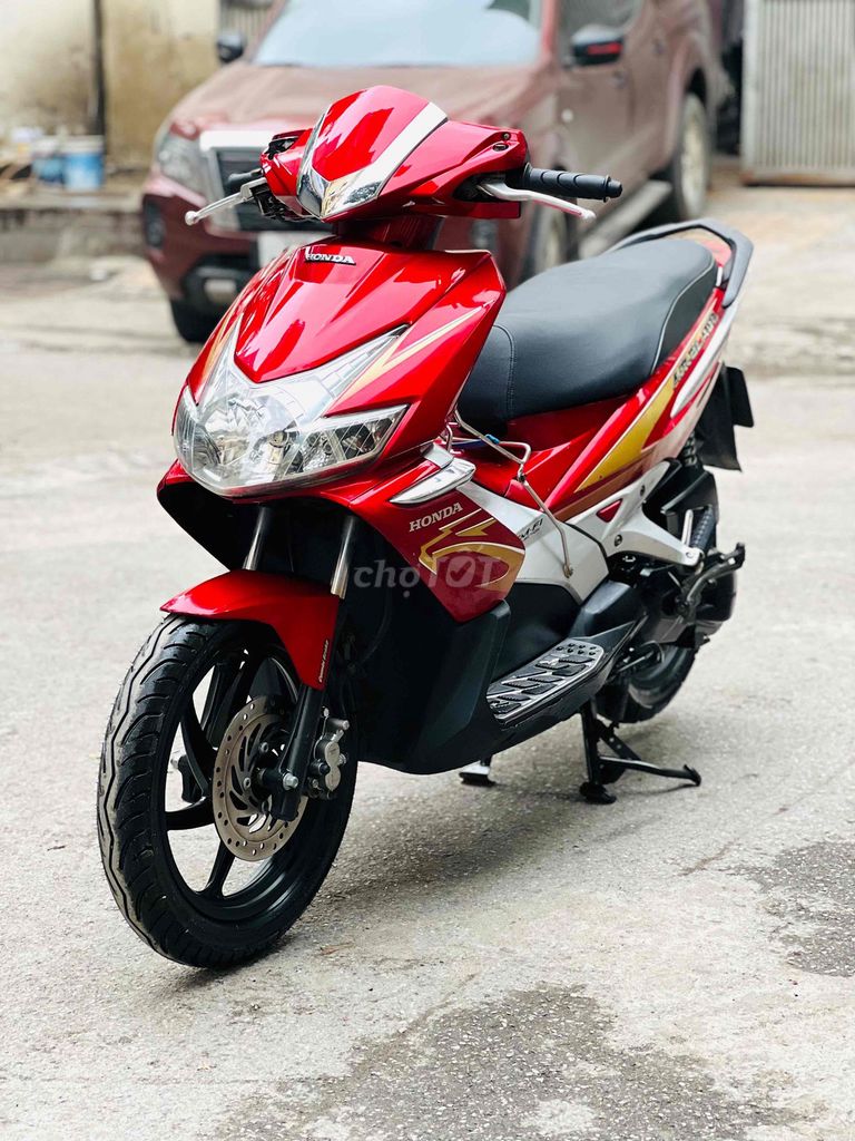 Honda Airblade 2011 110cc Đỏ 14000km. Mua bán Xe máy tại Quận Cầu Giấy Hà Nội được đăng bởi Xe Máy Đoàn Văn Cam Kết Đúng Ảnh Đúng Biển Đúng Giá Trị hình 3