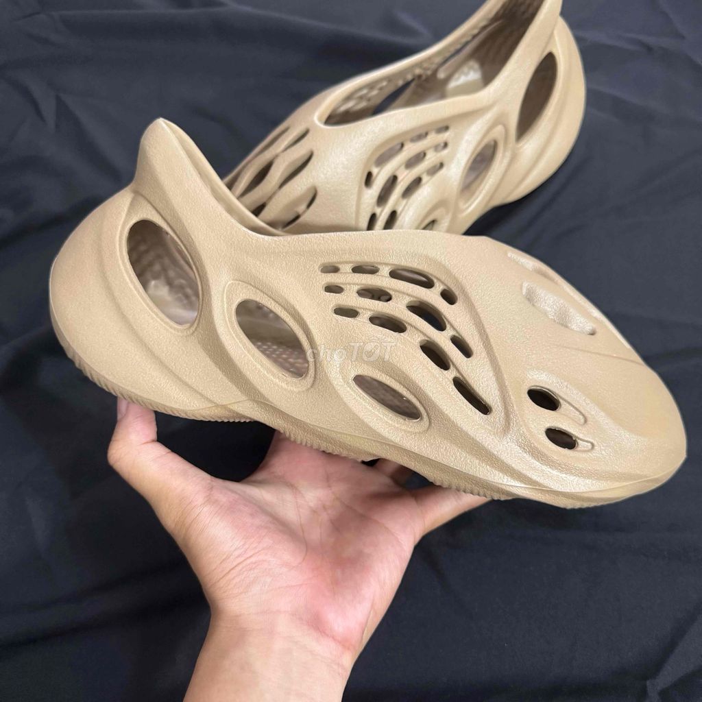 Giày thể thao Adidas Yeezy Foam Runner. Mua bán Giày dép tại Quận Gò Vấp Tp Hồ Chí Minh được đăng bởi tv sneaker hình 1