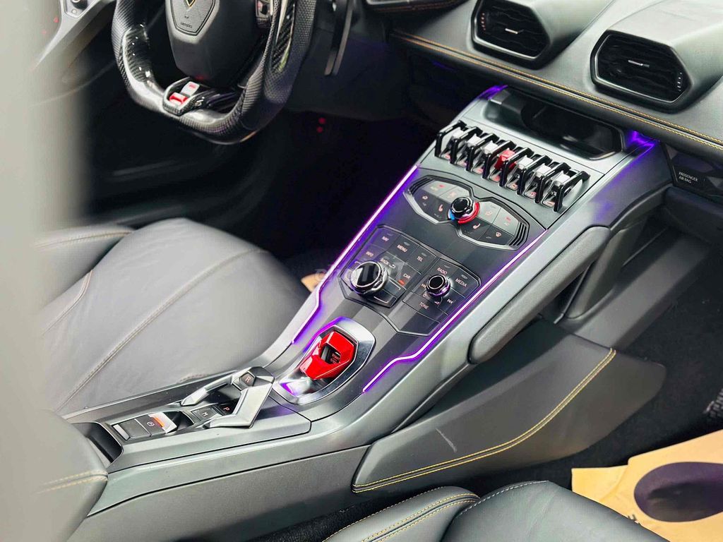 Lamborghini Huracan LP 610-4 Model 2015. Mua bán Ô tô tại Quận 8 Tp Hồ Chí Minh được đăng bởi Hồng Phúc hình 6