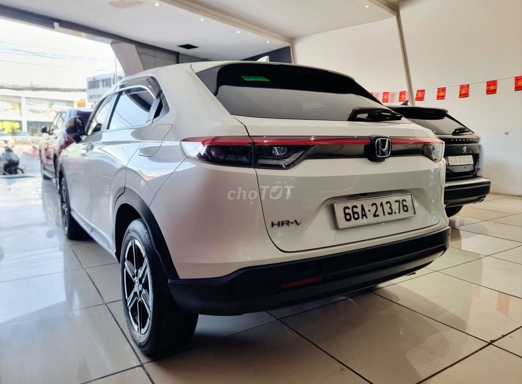 Honda HRV G Sensing 2023, odo 3v8km, hỗ trợ góp.. Mua bán Ô tô tại Thành phố Thủ Đức Tp Hồ Chí Minh được đăng bởi Đức Hưng Siêu thị ô tô Thủ Đức hình 4