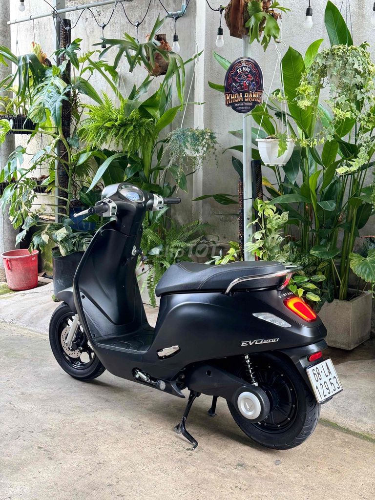 Xe máy điện VinFast Evo 200 Đen