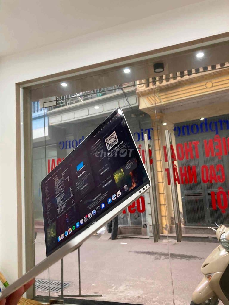 Apple MacBook Pro 2018 i5 16GB/256GB Bạc. Mua bán Laptop tại Quận Cầu Giấy Hà Nội được đăng bởi TicoSmartphone hình 1