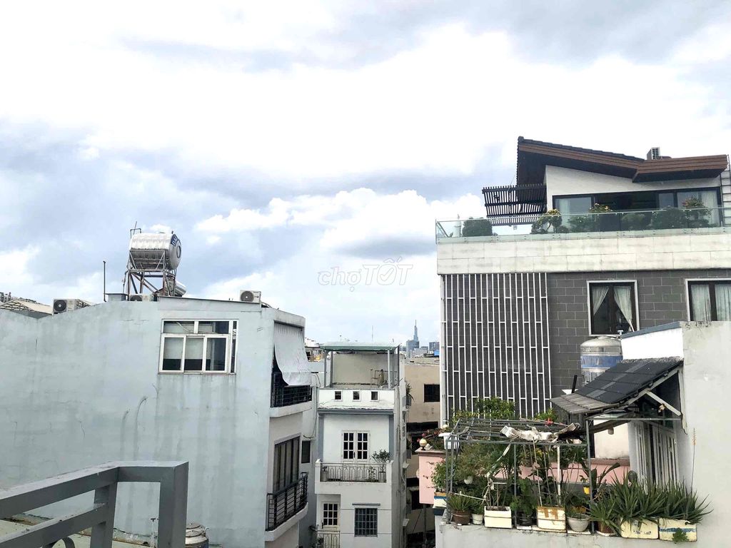 Nhà 5 tầng Lê Hồng Phong đang kinh doanh cần bán