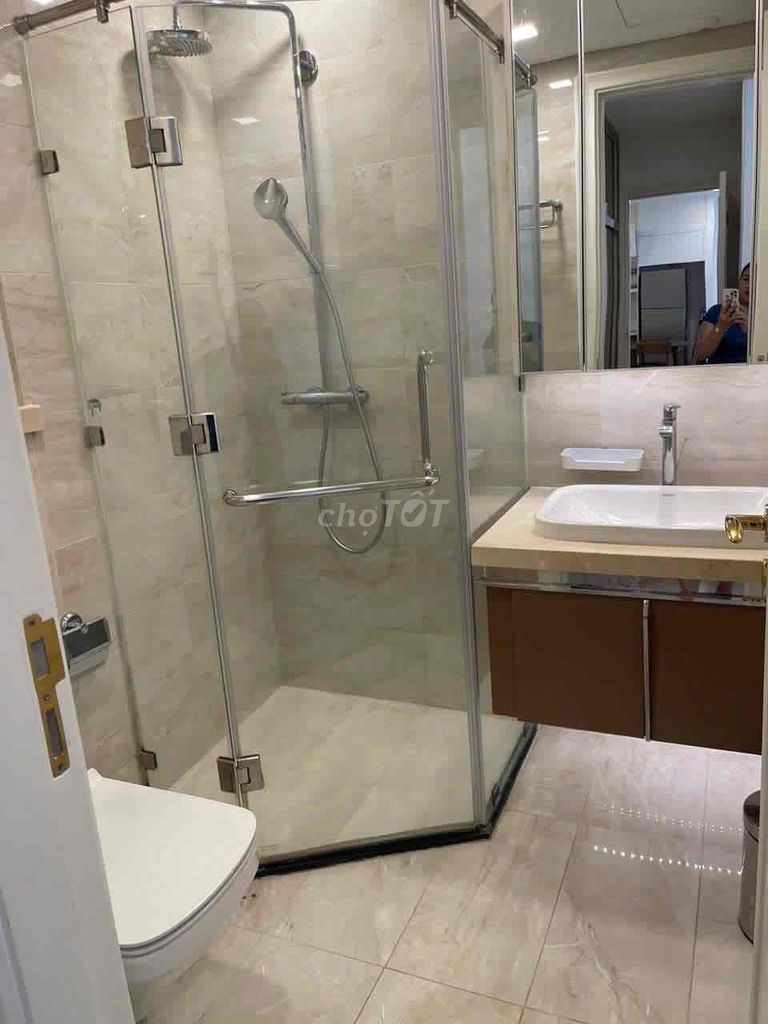 𝐁𝐀́𝐍 𝐍𝐇𝐀𝐍𝐇 𝐕𝐈𝐍𝐇𝐎𝐌𝐄𝐒 𝐆𝐎𝐋𝐃𝐄𝐍 𝐑𝐈𝐕𝐄𝐑  TOÀ L6 - 2PN - Giá 10tỷ5. Mua bán căn hộ/chung cư tại Quận 1 Tp Hồ Chí Minh được đăng bởi Minh Minh hình 3