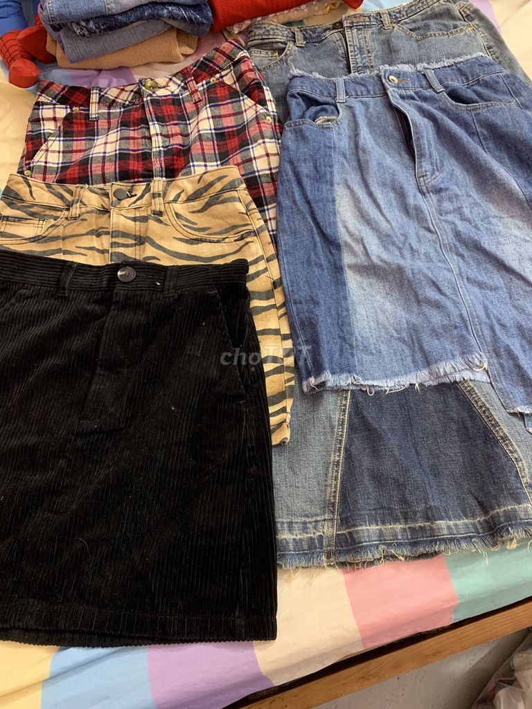 Chân váy nữ Bò Nhung size S. Mua bán Quần áo tại Huyện Chương Mỹ Hà Nội được đăng bởi Nguyễn Đức Mạnh  hình 1