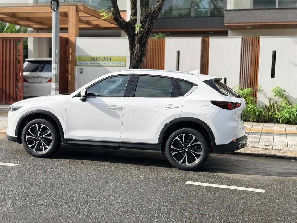 Mazda CX 5 2024 Luxury 2.0 AT - 30000 km. Mua bán Ô tô tại Quận Hải Châu Đà Nẵng được đăng bởi Nguyễn Vương Auto hình 2