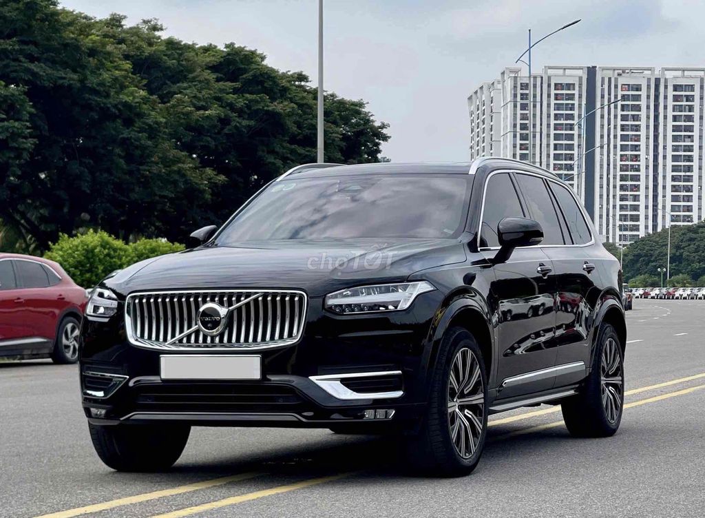 Volvo XC90 ultimate B6 Awd đen/nâu dki 2024. Mua bán Ô tô tại Quận Long Biên Hà Nội được đăng bởi Trang Gala hình 3