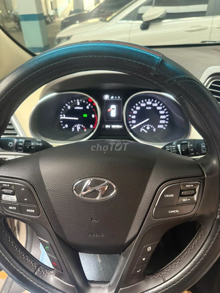 SANTA FE 2.2L 4WD 2018 DẦU NGUYÊN BẢN MÀU VÀNG CÁT. Mua bán Ô tô tại Quận 7 Tp Hồ Chí Minh được đăng bởi Hoàn  hình 5