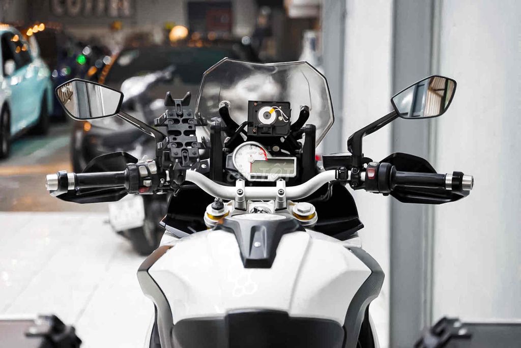 BMW S1000XR Model 2016 Nhập Đức Ngay Chủ. Mua bán Xe máy tại Quận Bình Tân Tp Hồ Chí Minh được đăng bởi Thiệu Tông  hình 8