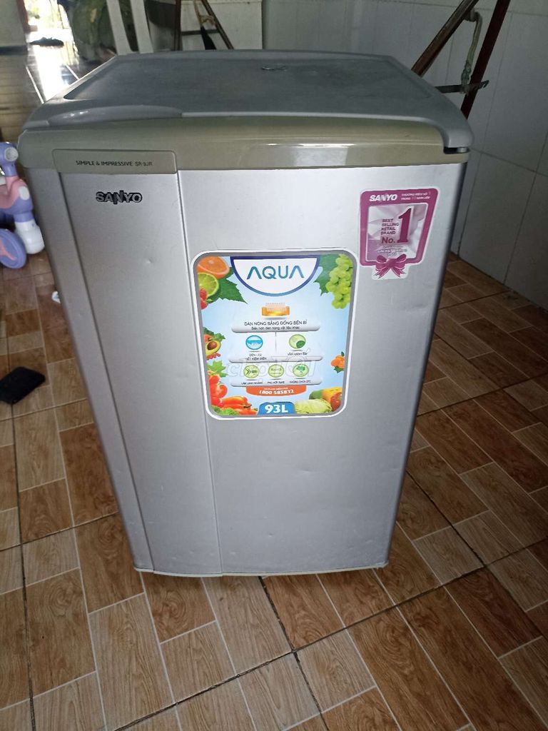 tủ lạnh mini aqua 90l