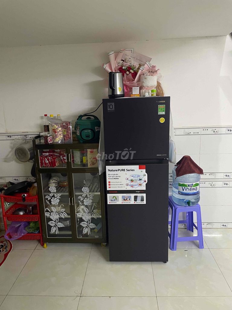 Tủ lạnh Toshiba 240 lít Đen Còn mới. Mua bán Tủ lạnh tại Quận Bình Tân Tp Hồ Chí Minh được đăng bởi Ky Duyen hình 1