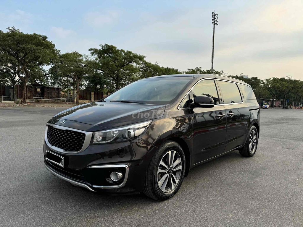 Kia Sedona 2017 2.2 DATH - 102000 km