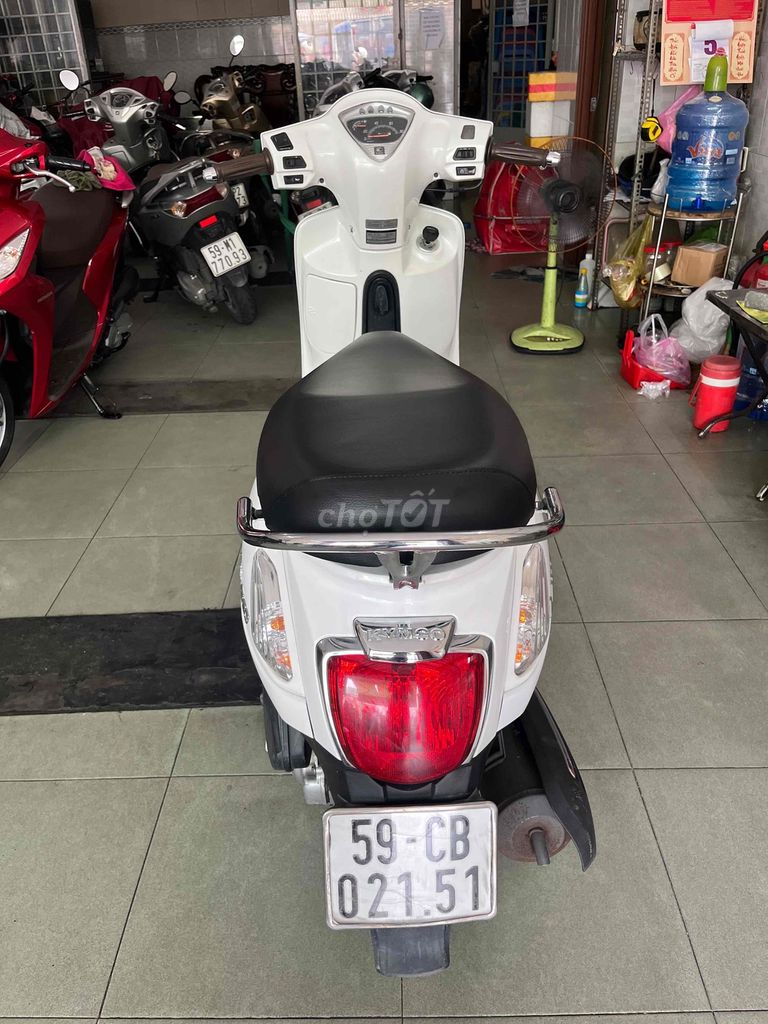 Kymco Like 50cc màu Trắng. Mua bán Xe máy tại Quận Tân Phú Tp Hồ Chí Minh được đăng bởi Cửa Hàng xe gắn máy Minh Tuấn  hình 2