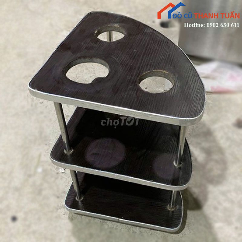 Kệ 3 Tầng Khung Kim Loại Đẹp 90%. Mua bán Tủ, kệ gia đình tại Quận 5 Tp Hồ Chí Minh được đăng bởi Thanh Lý Thanh Tuấn hình 1