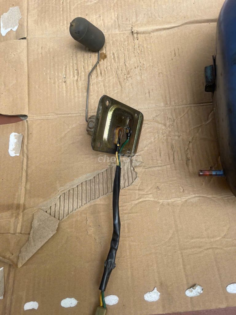 Bình xăng + báo xăng Cub 82-84. Mua bán Phụ tùng xe tại Huyện Bình Chánh Tp Hồ Chí Minh được đăng bởi Mr Ben hình 5