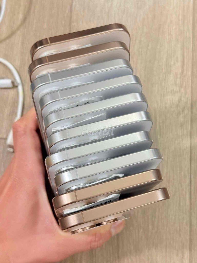 Ít 16 Pro Max ngon , bổ , rẻ zin kengg. Mua bán Điện thoại tại Quận Thanh Xuân Hà Nội được đăng bởi tungha2005 hình 1