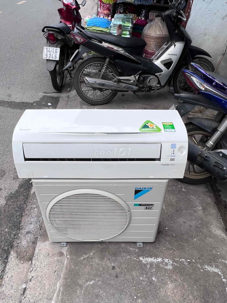 Thanh lý máy lạnh Daikin 1.5hp inverter Thái