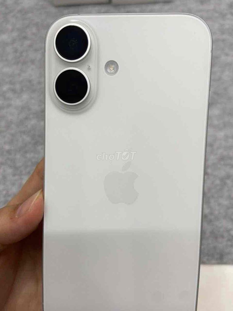 Apple iPhone 16 128GB Bạc vna keng nét bh 11/2026. Mua bán Điện thoại tại Quận Tân Bình Tp Hồ Chí Minh được đăng bởi Shop Trung Văn Apple Watch hình 1