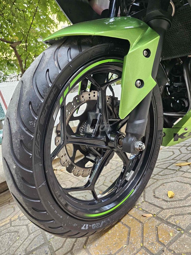 Kawasaki NINJA 300 abs 2018  xe đẹp keng date chot. Mua bán Xe máy tại Quận Cầu Giấy Hà Nội được đăng bởi Tong motor xe may hình 7