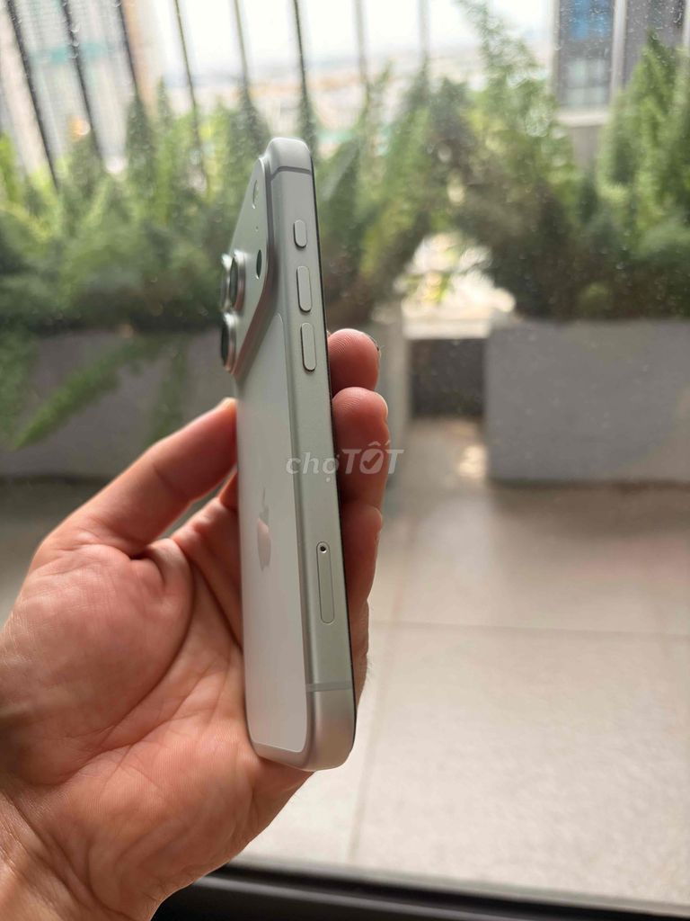 Apple iPhone 17 Pro 256GB Trắng Pin 100% ZP/A. Mua bán Điện thoại tại Huyện Gia Lâm Hà Nội được đăng bởi Les hình 1