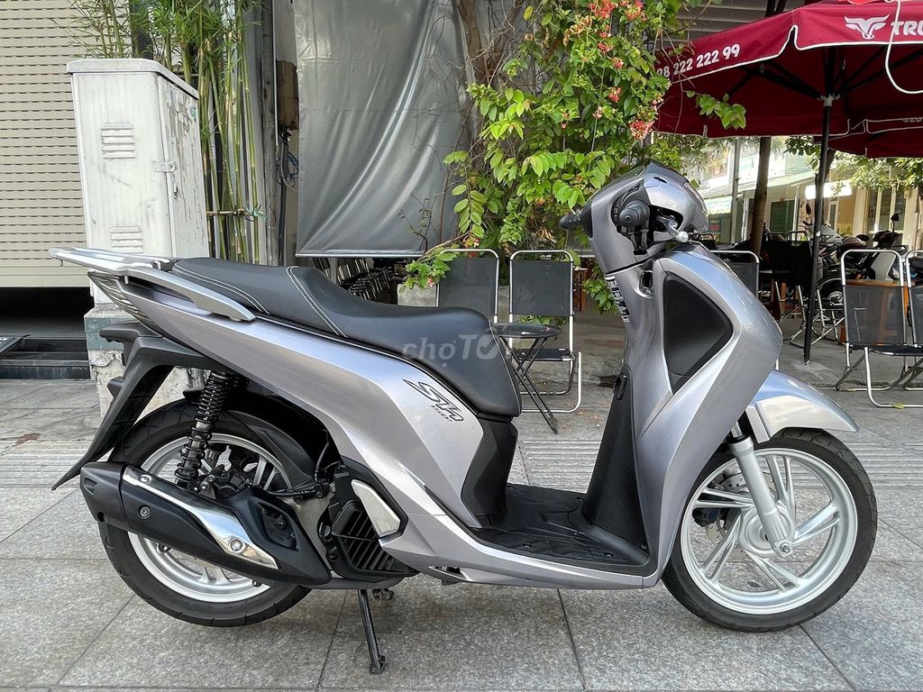 Honda SH 150i ABS 2018 Xám bạc. Mua bán Xe máy tại Quận Tân Phú Tp Hồ Chí Minh được đăng bởi VÕ MINH HẬU hình 4