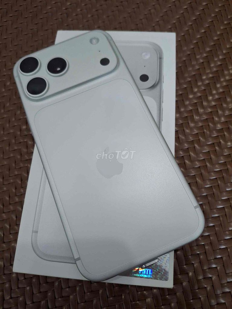 Apple 17 Pro Max 256. Mua bán Điện thoại tại Quận Liên Chiểu Đà Nẵng được đăng bởi lê ngọc hình 1