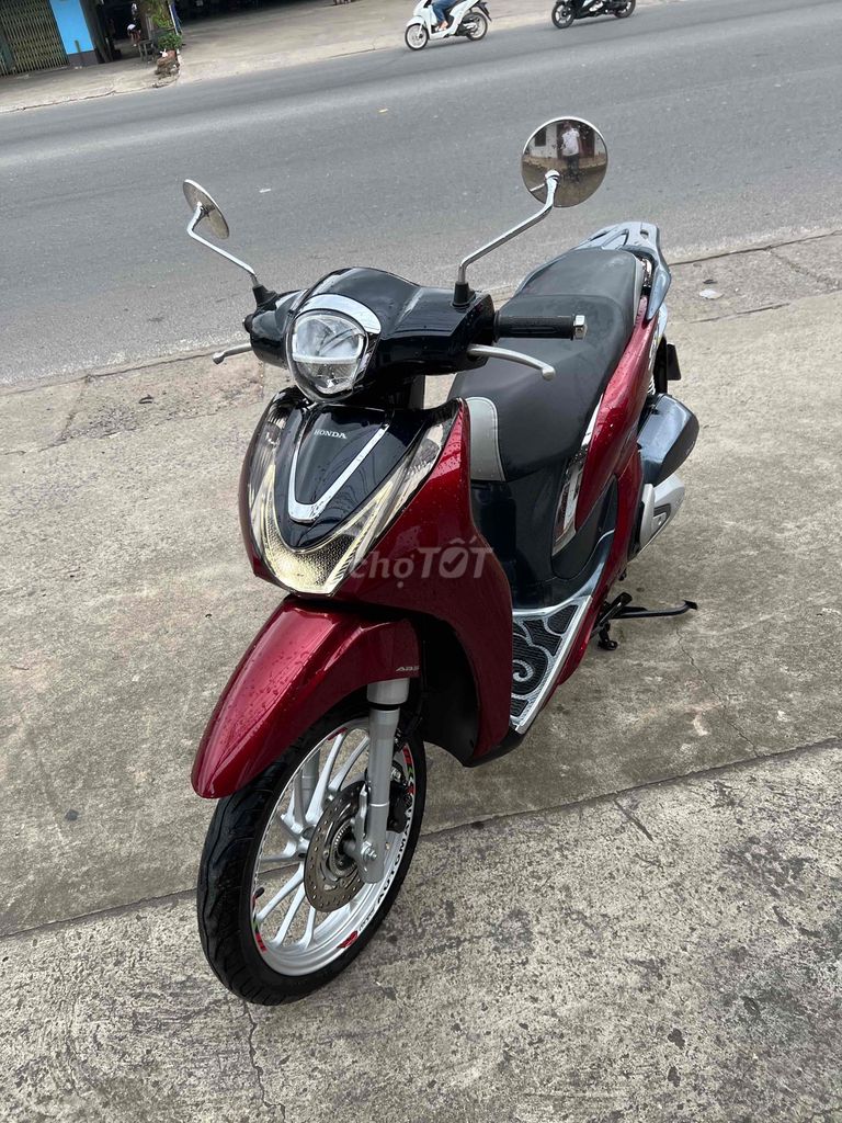 Honda SH Mode ABS 2024 Đỏ 6.000km. Mua bán Xe máy tại Huyện Trảng Bom Đồng Nai được đăng bởi cửa hàng xe máy Trần Sơn  hình 1