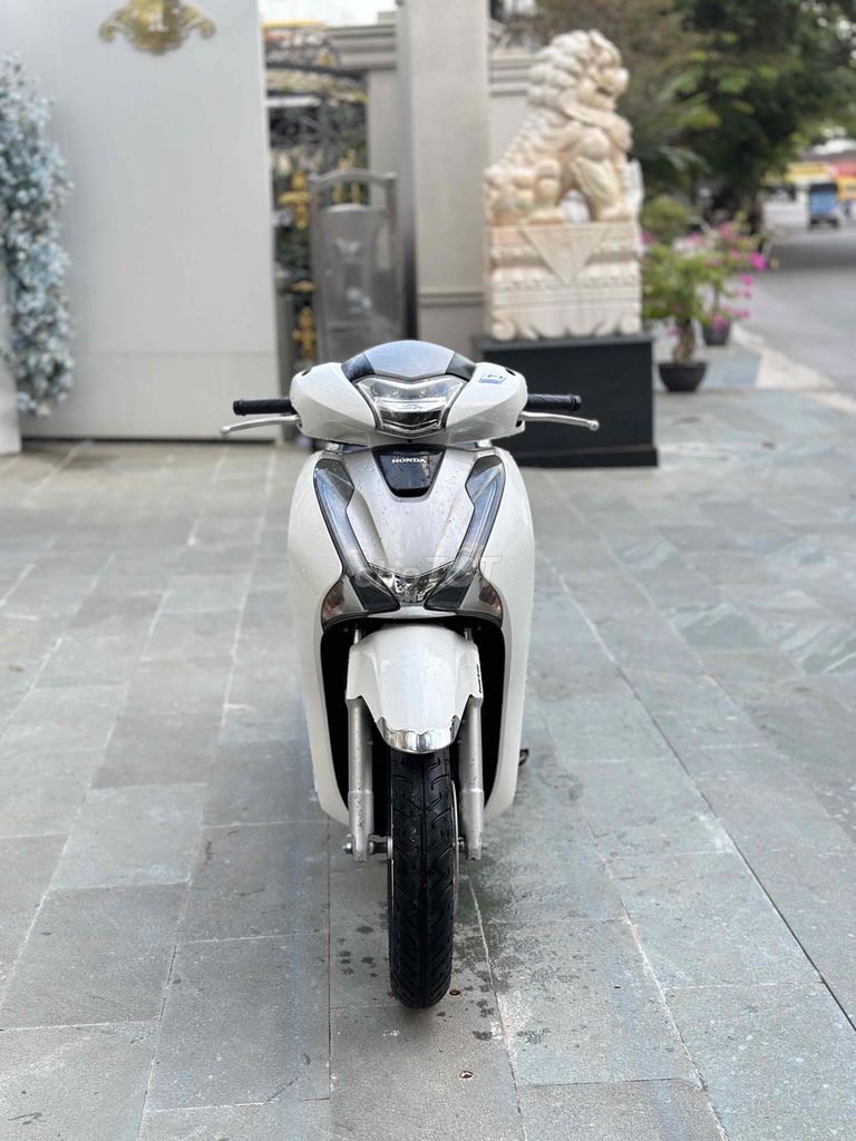 SH 2019  nguyên rin, chính chủ , mới cứng. Mua bán Xe máy tại Thành phố Huế Thừa Thiên Huế được đăng bởi Trần Quý hình 6