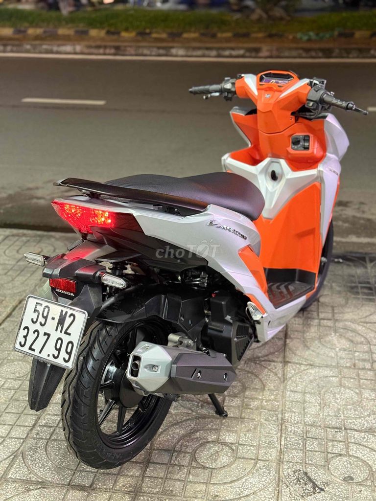 Honda Vario 150 2019 цвета серебристый Porsche, госномер Хошимина, 1 владелец, есть рассрочка