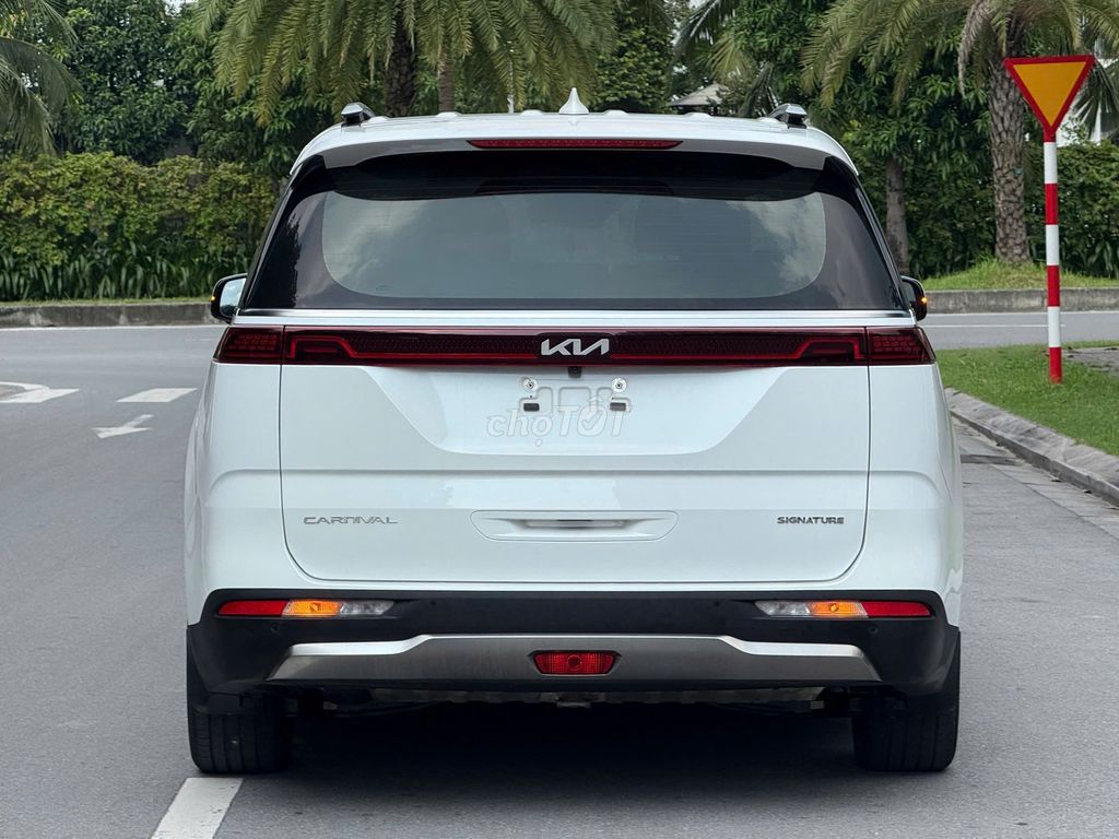 Kia Carnival 3.5 Signature 2022 Trắng. Mua bán Ô tô tại Quận Long Biên Hà Nội được đăng bởi PHÚC LÂM  AUTO hình 4