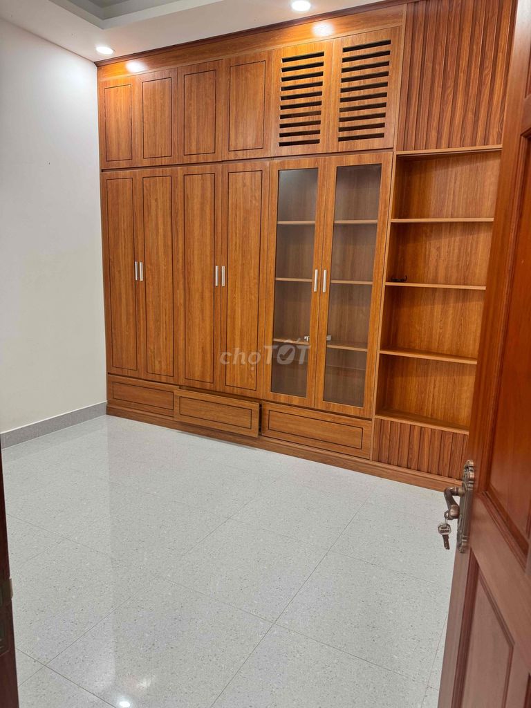 Cần cho thuê phòng mới như hình có máy lạnh khu an ninh