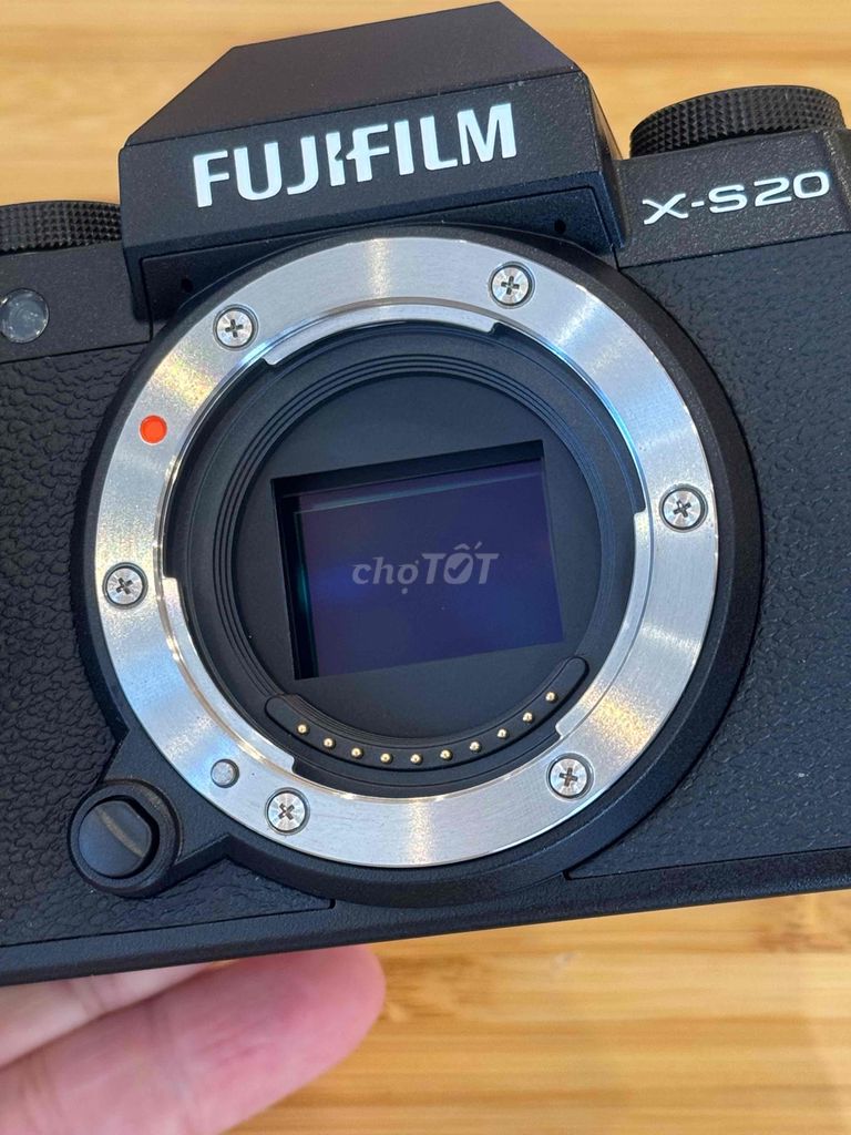 Fujifilm X-S20