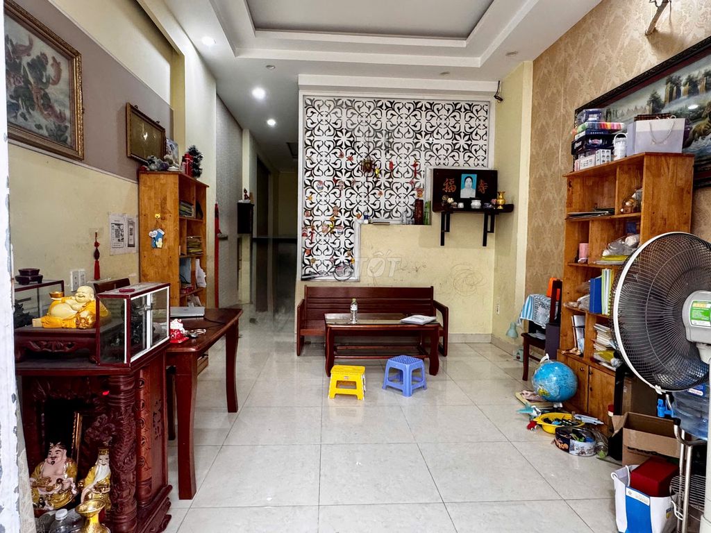 Thiện chí bán gấp hạ 400TR căn nhà 2 tầng hẻm xe hơi gần Vạn Phúc
