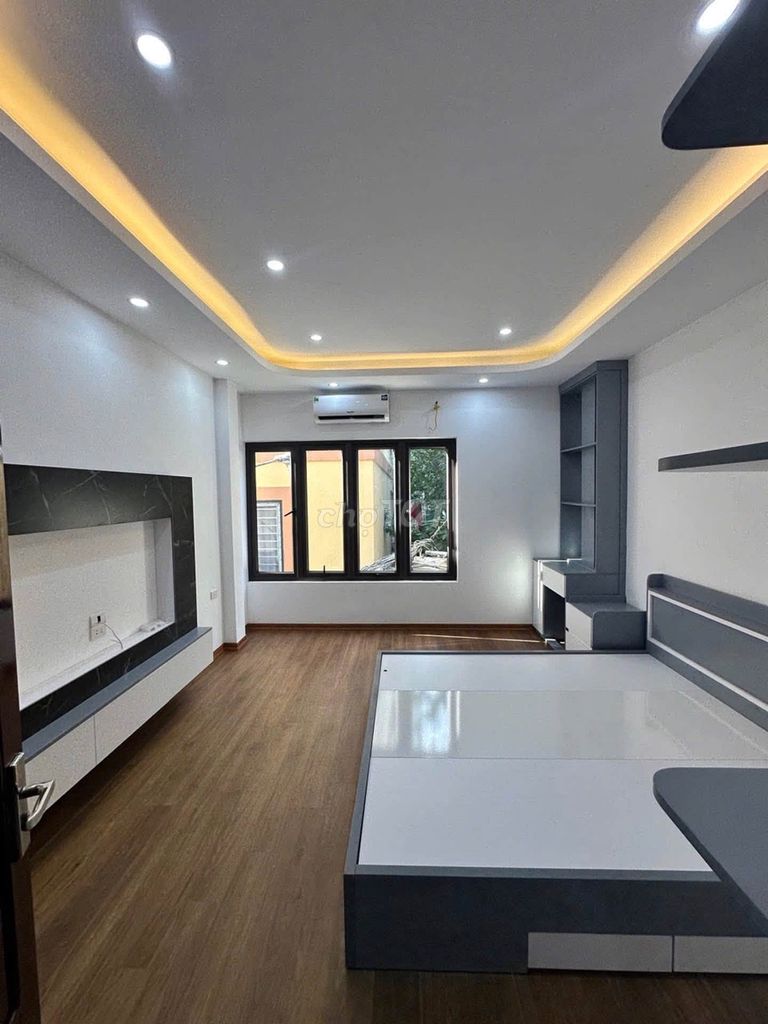 6-этажное здание с лифтом 32 м², 4 спальни, площадь менее 9 миллиардов тонн, Тхань Сюань