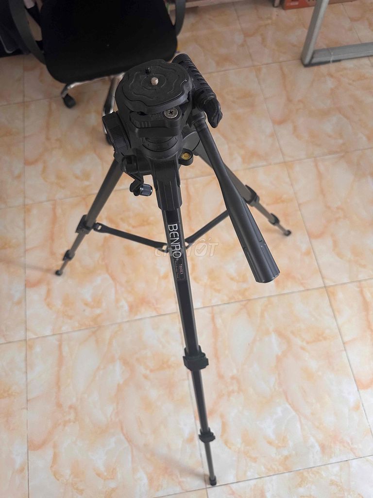 Chân máy ảnh Benro T800EX Đen. Mua bán Phụ kiện (Màn hình, Chuột...) tại Quận Bình Tân Tp Hồ Chí Minh được đăng bởi ADC hình 1