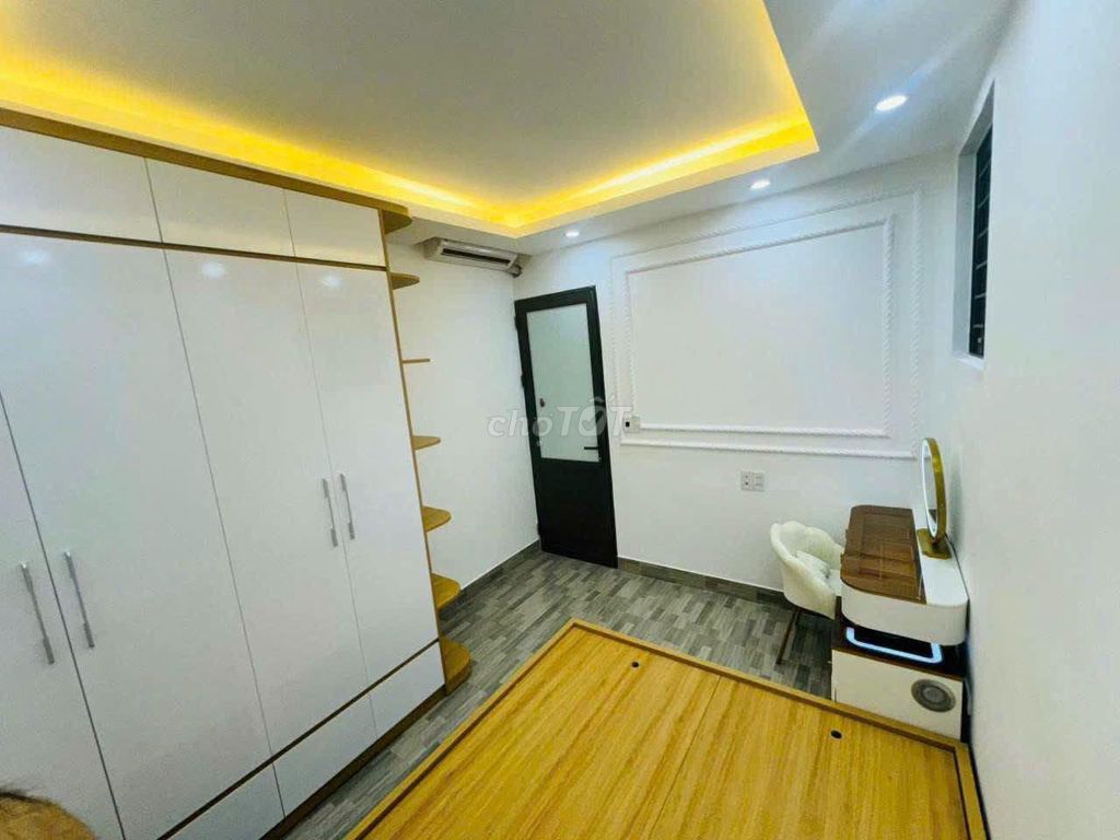 Аренда дома с красивым новым ремонтом, Куанг Чунг, Йен Нгиа