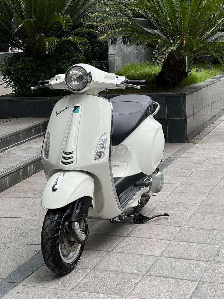 Piaggio Vespa LX Nữ màu Trắng