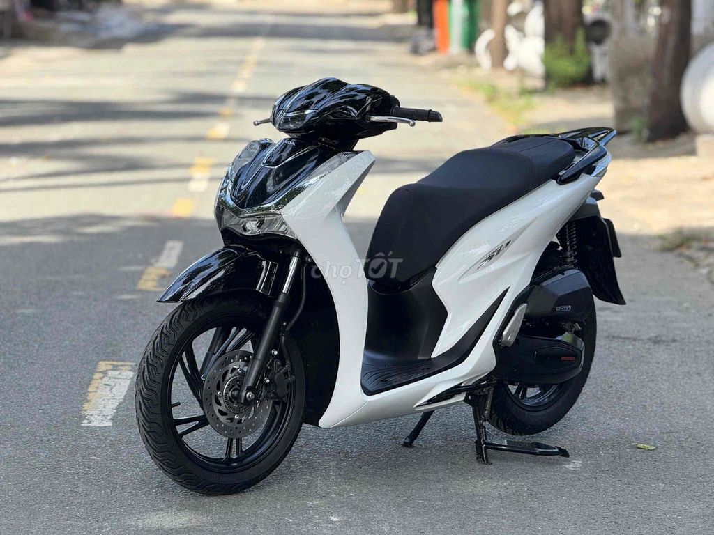 SH 125i ABS 2020 TRẮNG ĐEN BSTP. Mua bán Xe máy tại Thành phố Thủ Đức Tp Hồ Chí Minh được đăng bởi Vũ Vũ hình 2