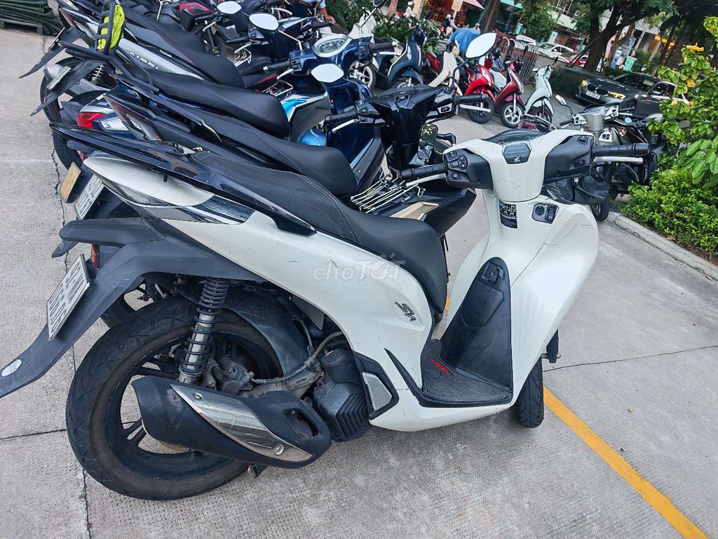 Honda SH 125 CBS 2023 Белый 25000 км