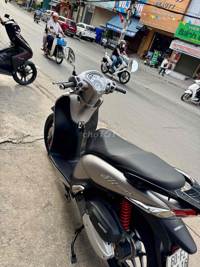 🔵🔵 SH Mode bạc đen đký cuối 2018 rất đẹp có góp. Mua bán Xe máy tại Thành phố Biên Hòa Đồng Nai được đăng bởi XE MÁY CŨ THÀNH MỸ  hình 7