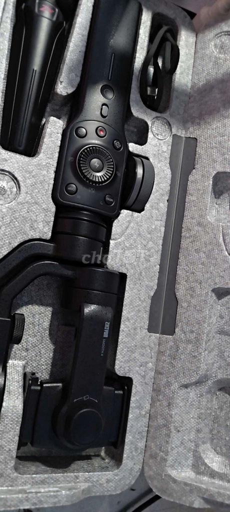 Gimbal chống rung Zhiyun Smooth 4 Đen. Mua bán Máy ảnh, Máy quay tại Thị xã Bến Cát Bình Dương được đăng bởi mì xào hình 1