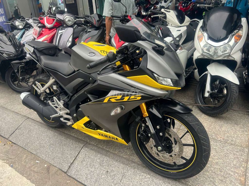 Yamaha r15 v3 150 2020 mới 90% Bstp chính chủ. Mua bán Xe máy tại Quận Tân Phú Tp Hồ Chí Minh được đăng bởi Tuanduy hình 1