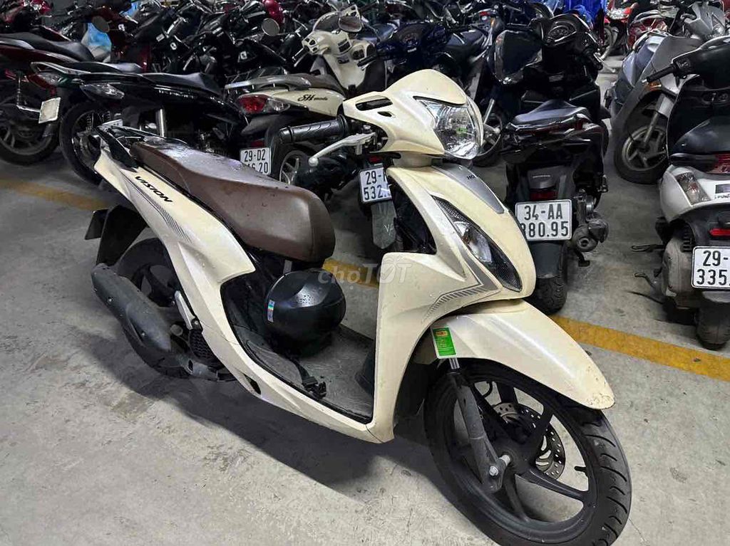 Honda Vision 2024 Vàng kem 3000 km. Mua bán Xe máy tại Quận Hai Bà Trưng Hà Nội được đăng bởi Hà Trần hình 2